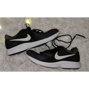 Nike Revolution 4 Black & White Shoes